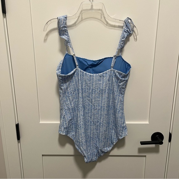 NWT Vineyard Vines XL One Piece Swimsuit Chevron Geo Bayside Blue White $90 - Picture 8 of 8